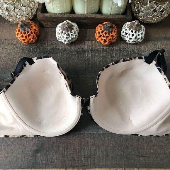 Victoria’s Secret Lined Demi 38DDD - Picture 4 of 6